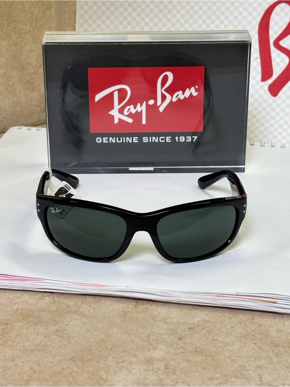 New Ray-Ban Kids RJ9189S 100/71 Black Frame Sunglasses with Green Lenses